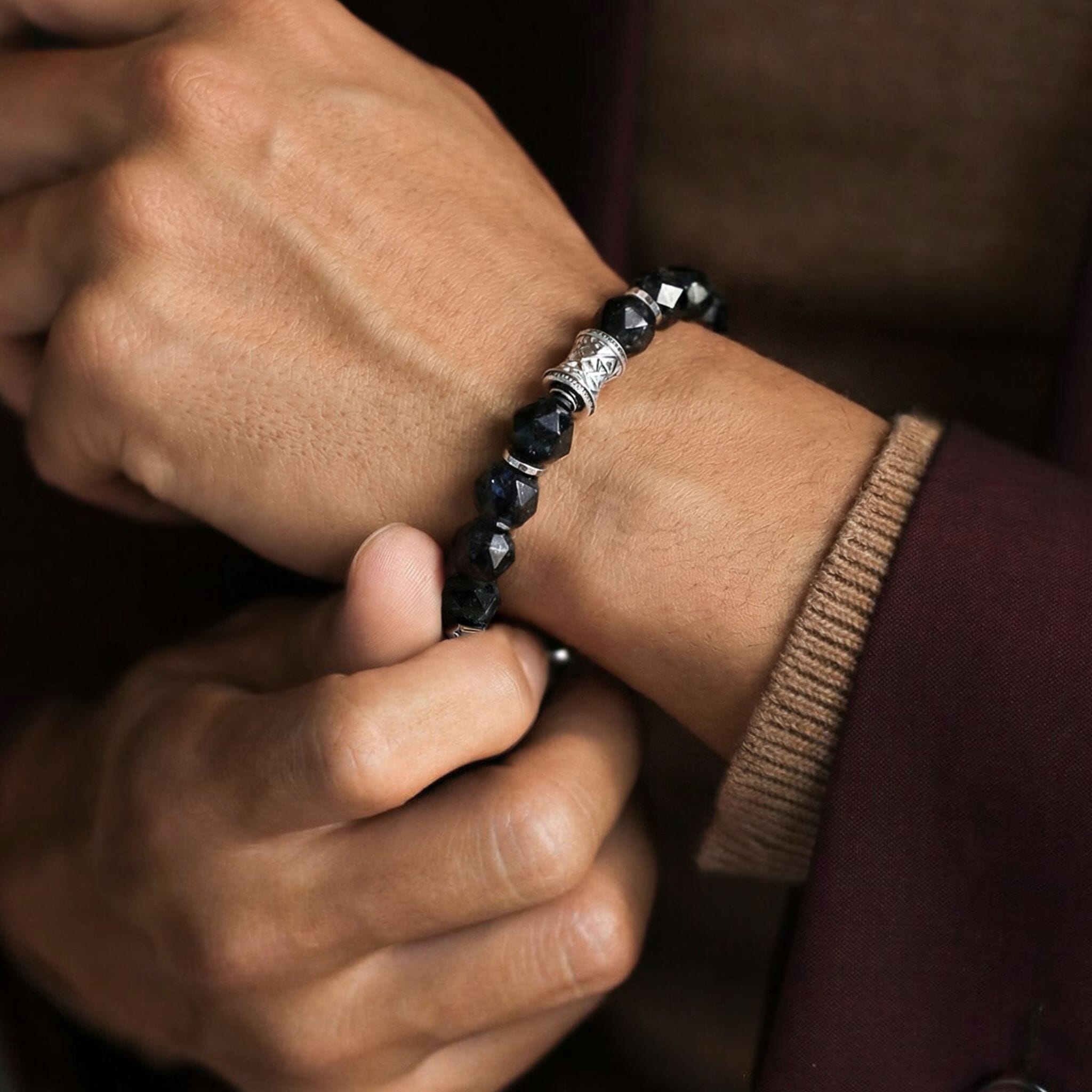 Flex-Lock Manifest Rune Bracelet Nuummite Bracelets AWNL