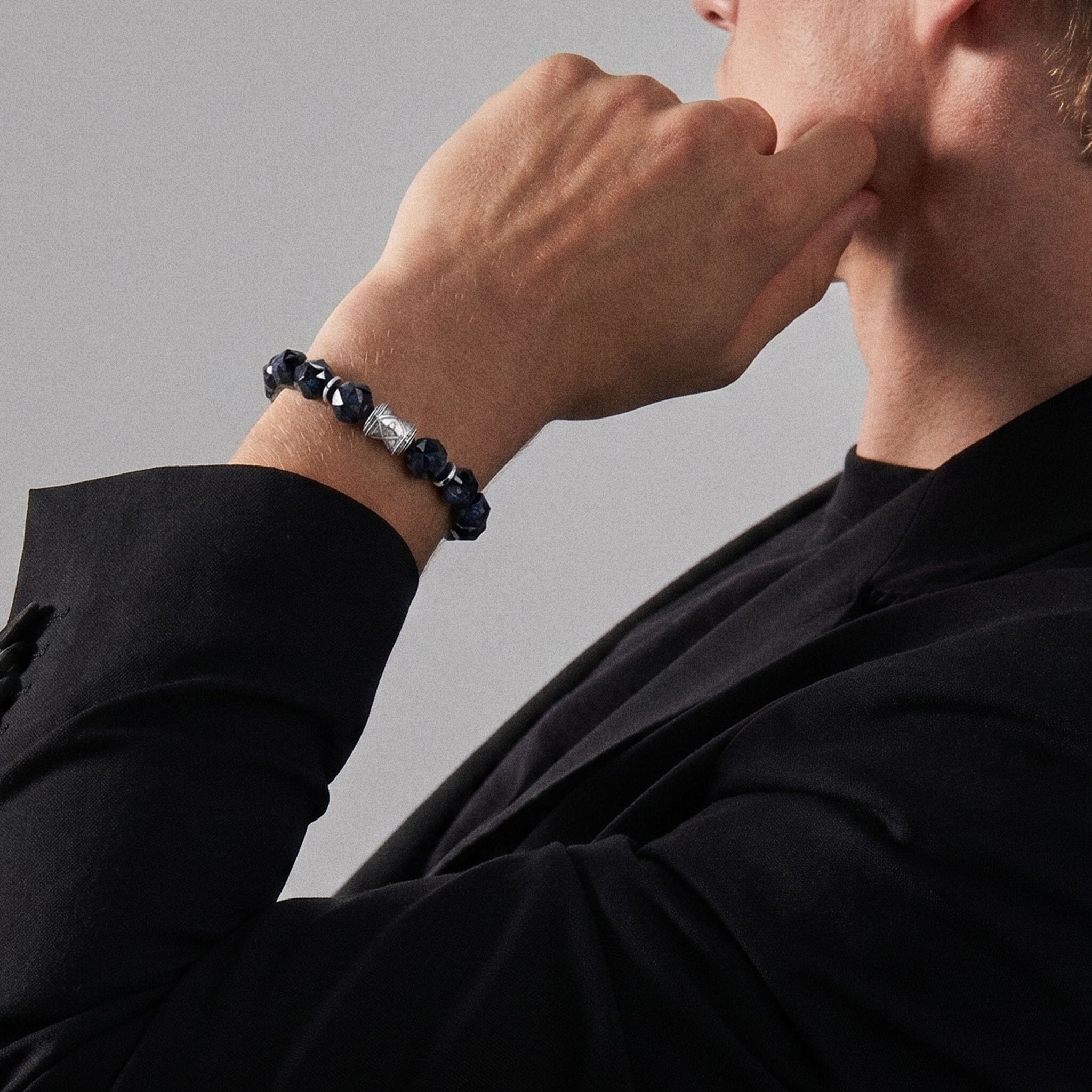 Flex-Lock Manifest Rune Bracelet Nuummite Bracelets AWNL