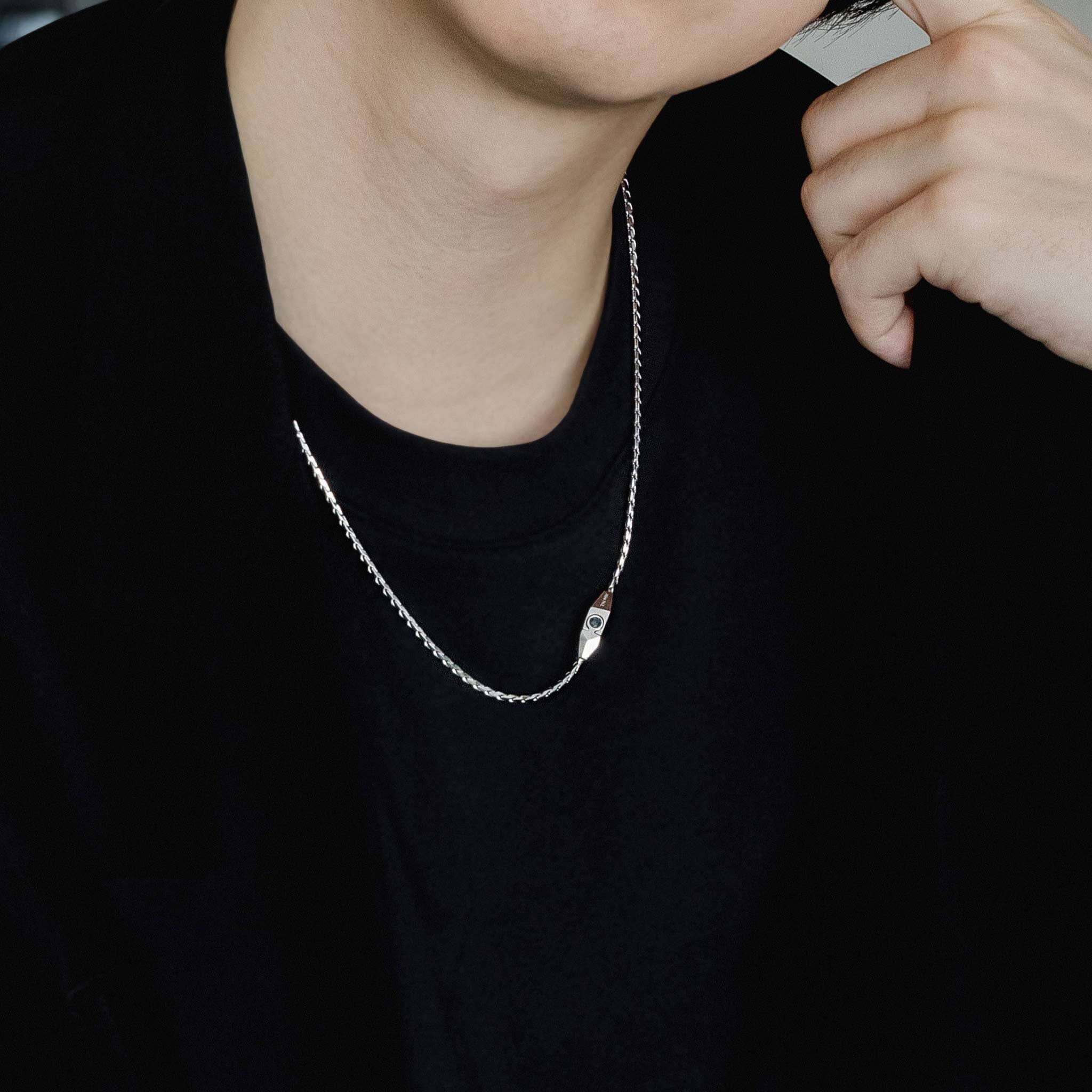 Sapphire Clasp Chain Necklace Chains AWNL