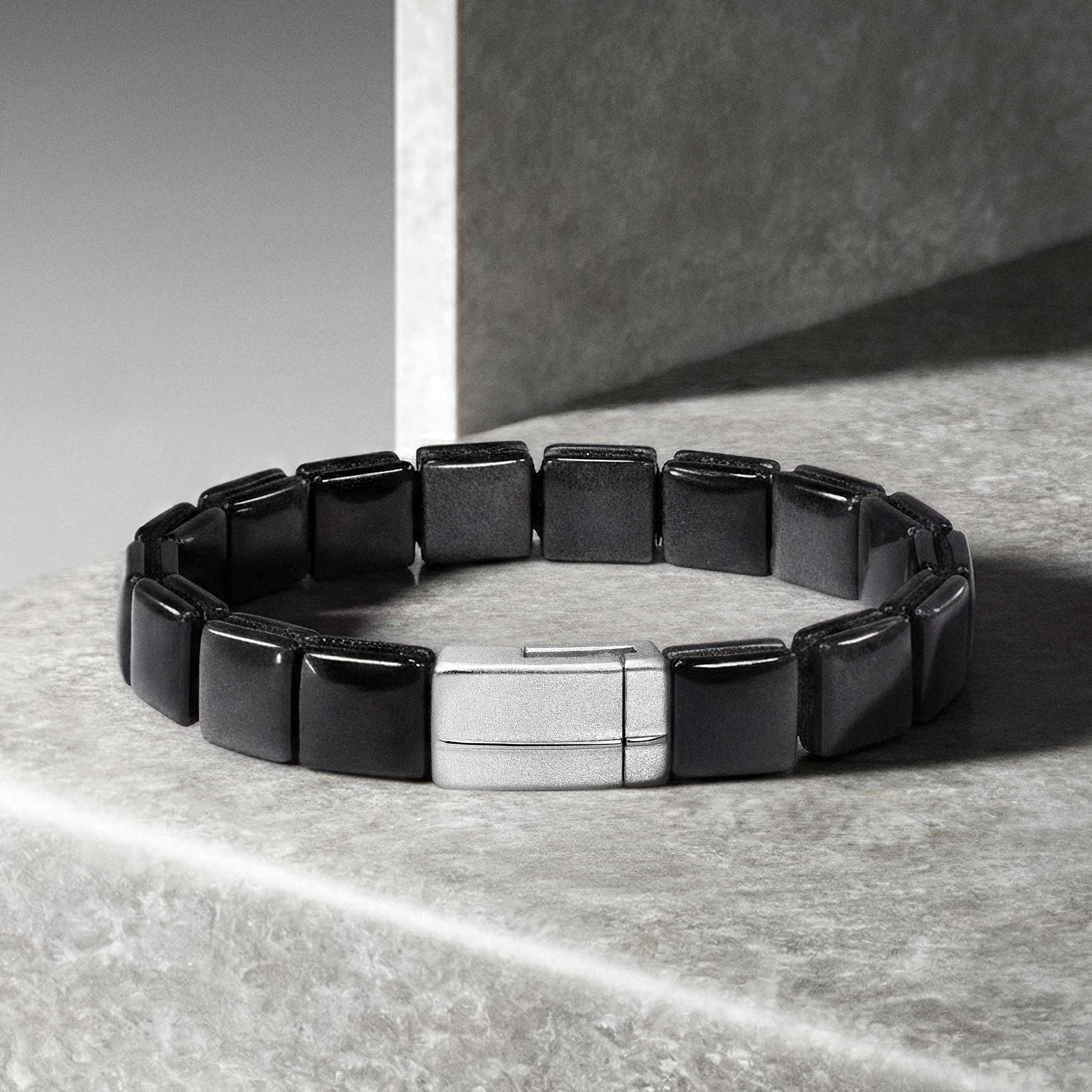 【未定】极简风 银曜石 磁吸扣 男士手链(コピー) Bracelets AWNL