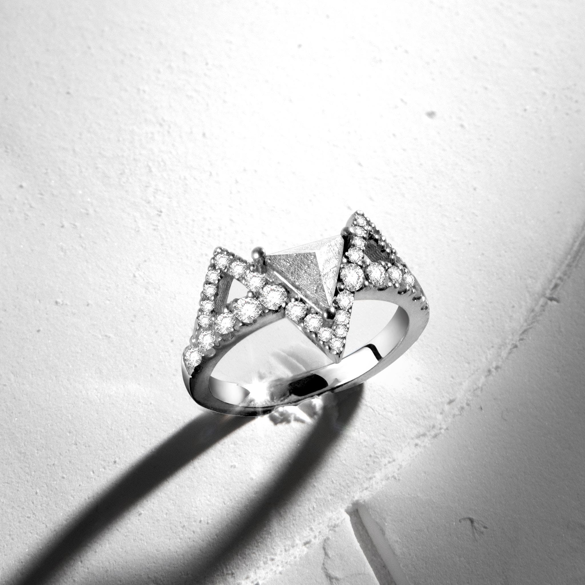 Women's Pyramid Silver Ring with Meteorite Rings AWNL