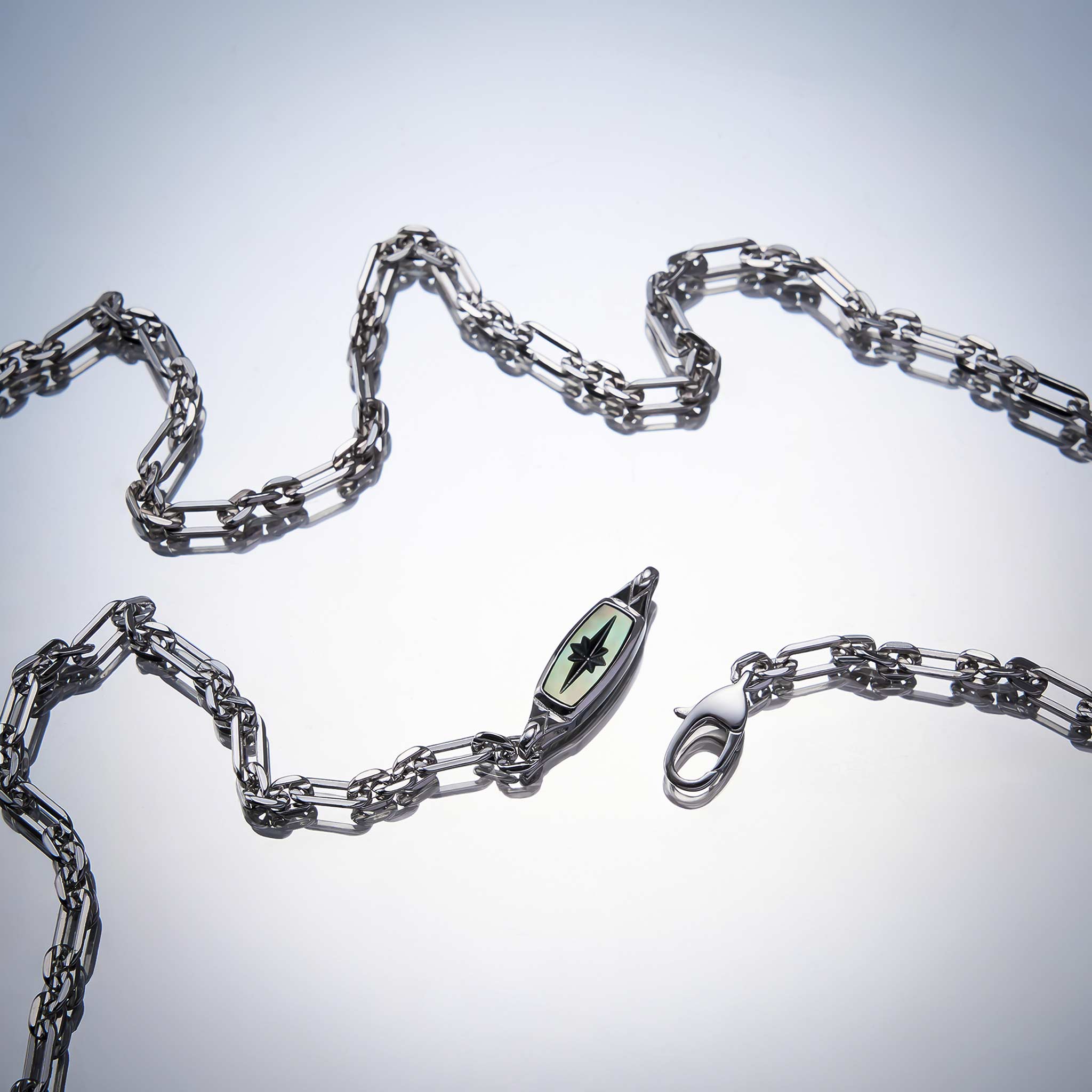 Polaris Bar Figaro Necklace Black Nacre