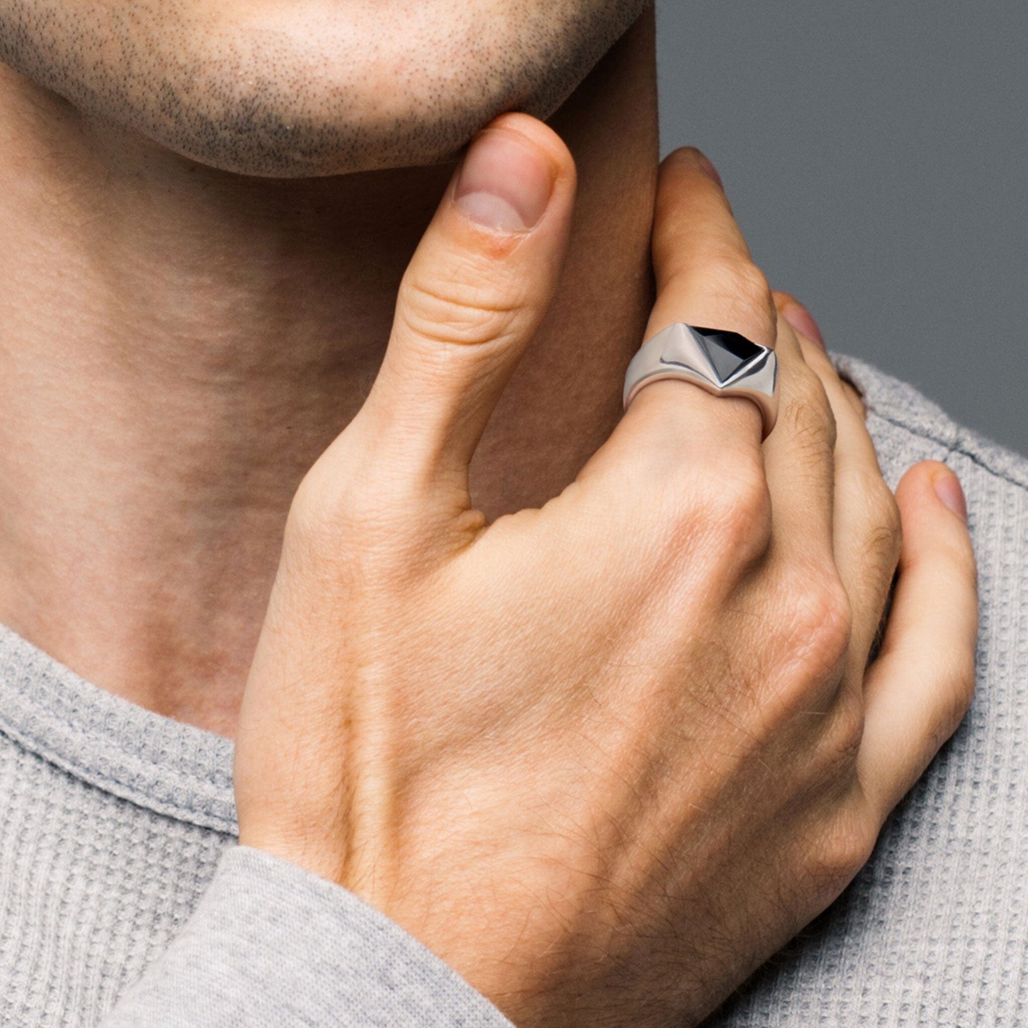 Black Onyx Triangle Wide Band Ring for Men | AWNL Stockholm