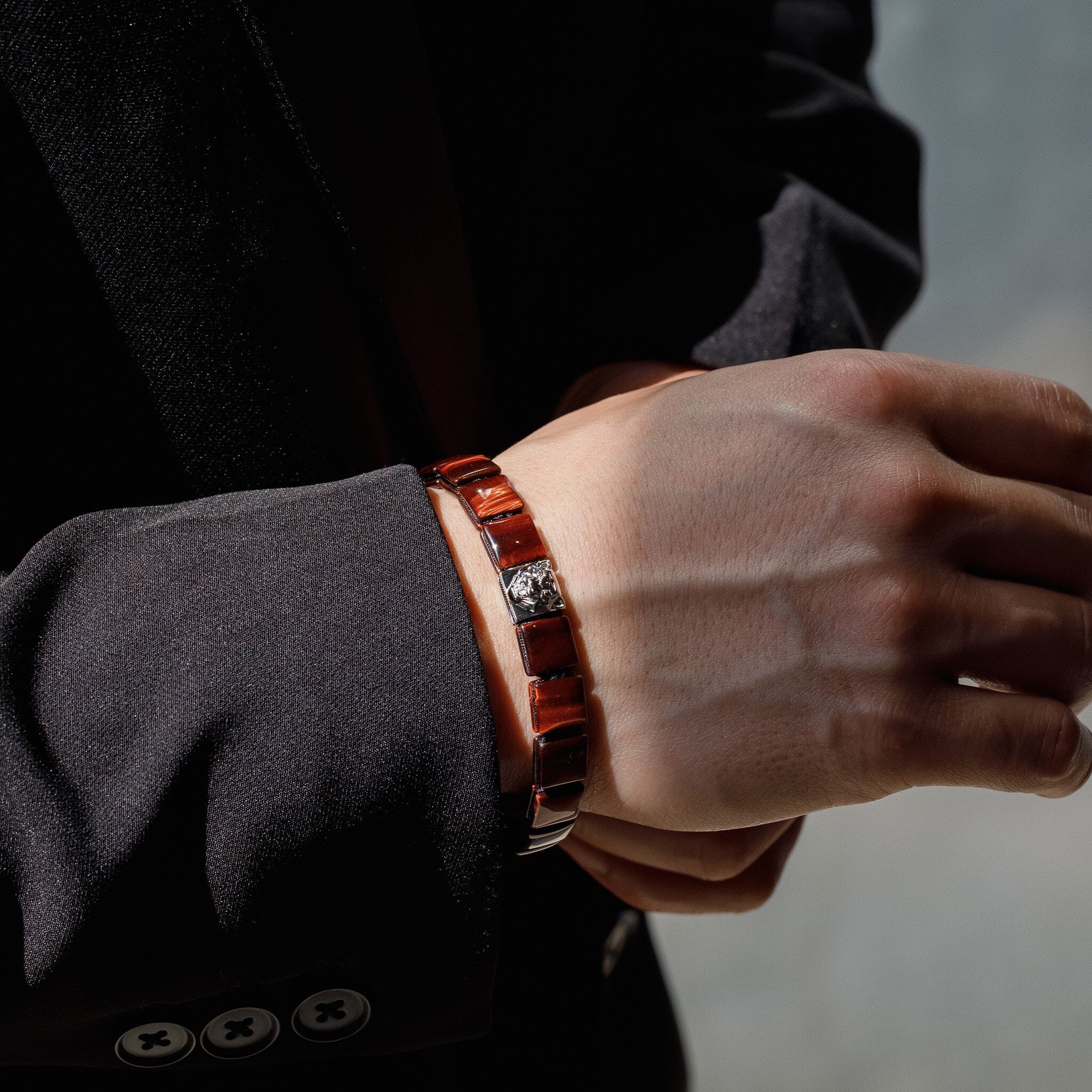 Tiger Head Mag-lock Bracelet Red Tiger Eye
